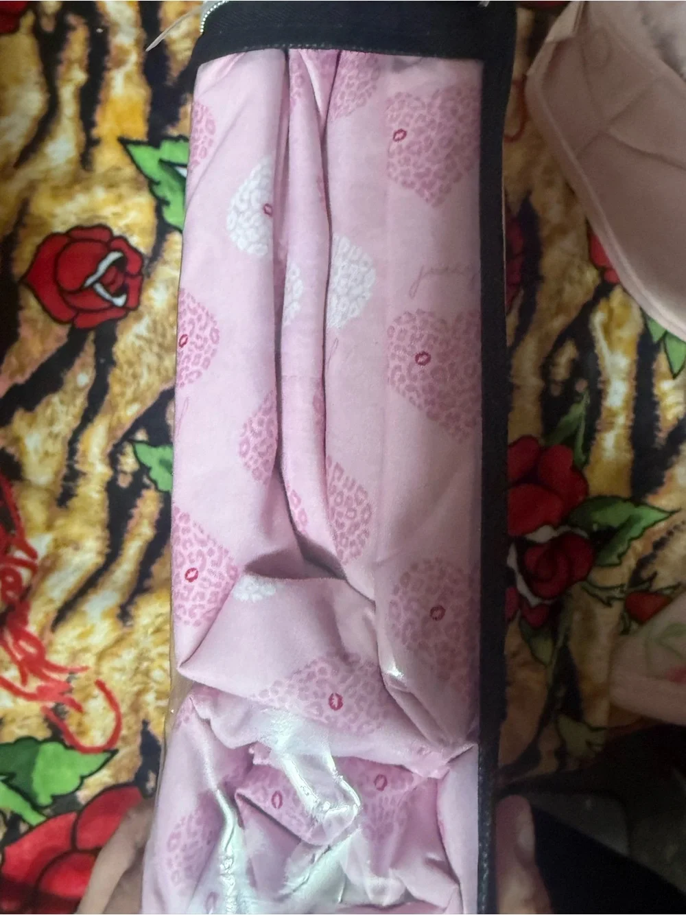 Juicy Couture Pink Heart Pattern 6-Piece Queen Sheet Set